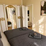 Fuerst Metternich In Apartman
