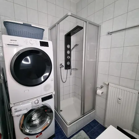 Fuerst Metternich In Apartment *
