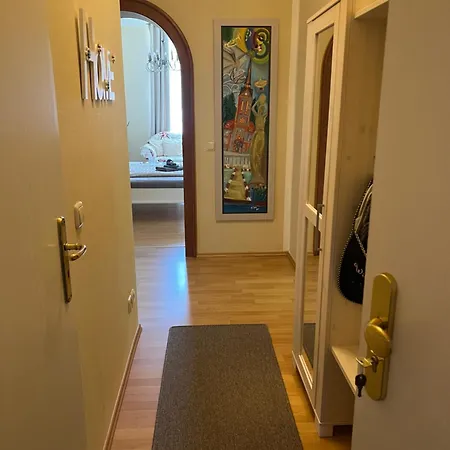 Fuerst Metternich In Apartman *